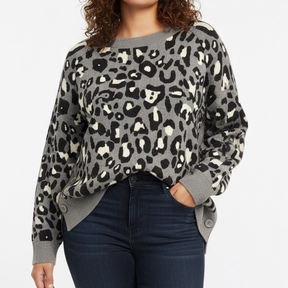Stella & Dot Sweaters - Stella & Dot Gray Black White Animal Print Sweater 2X Wool Blend Heavy